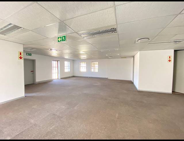 370M² OFFICE TO LET IN BRYANSTON